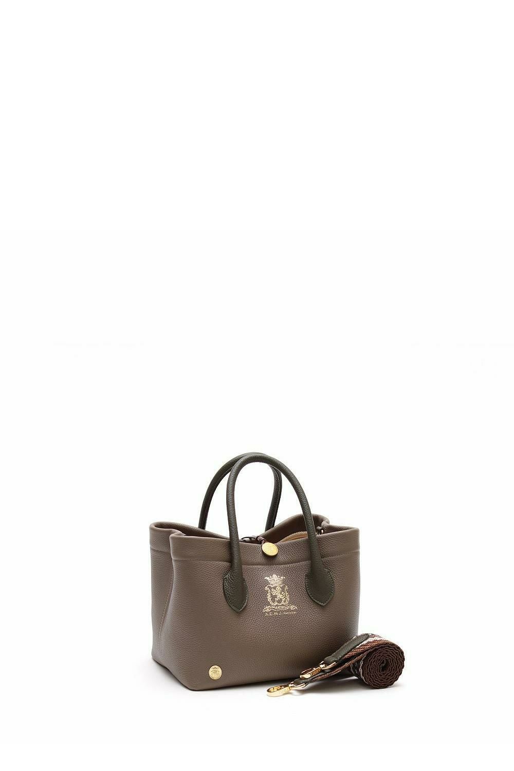 【美品】ADMJ　シボ革　ボストン トートバッグ　アイボリー　ゴールド金具 A.D.M.J（エーディーエムジェイ） A.D.M.J. ADMJ 牛革 シュリンク