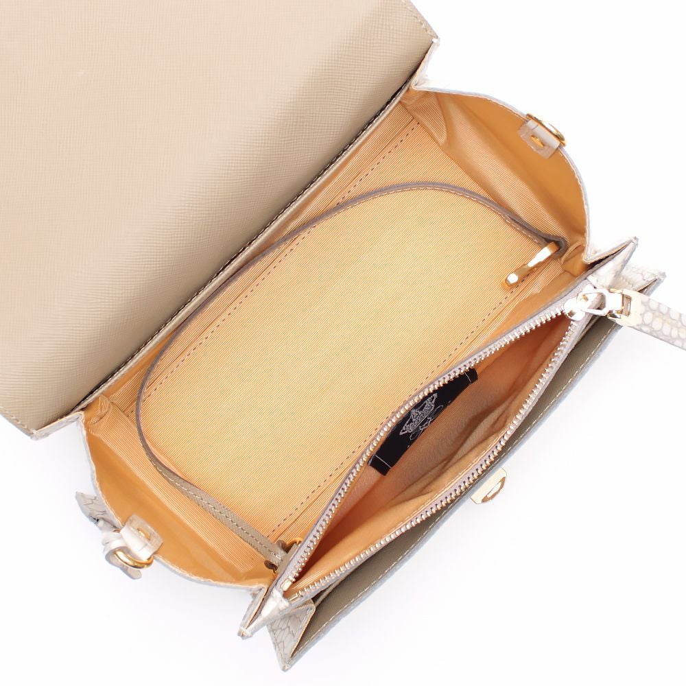 美品 A.D.M.J. ショルダーバッグ クロコ型押し 30-26012103 クロコ型押しラウンドクラッチショルダー | A.D.M.J.公式オンラインストア