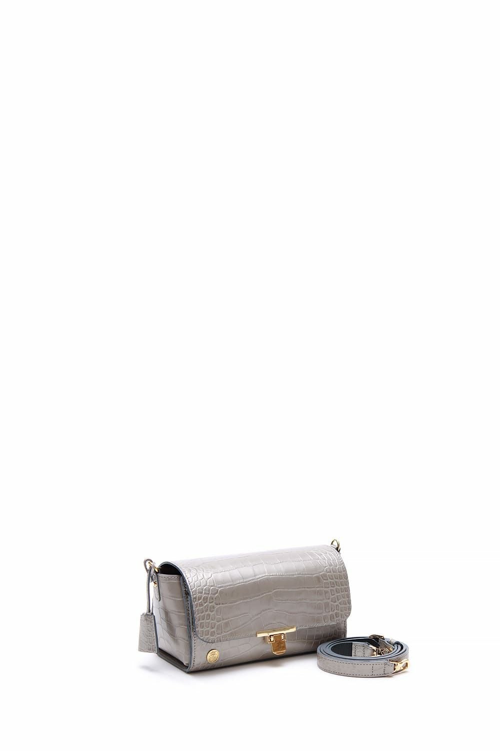 美品 A.D.M.J. ショルダーバッグ クロコ型押し 30-26012103 クロコ型押しラウンドクラッチショルダー | A.D.M.J.公式オンラインストア