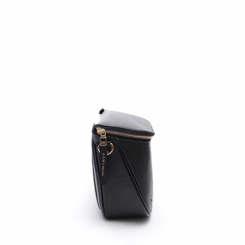 期間限定【未使用品】ADMJ クロスボディ　牛革シュリンクレザー♡即発可 A.D.M.J. - 【新品・未使用】ADMJ 牛革シュリンク クロスボディバッグ